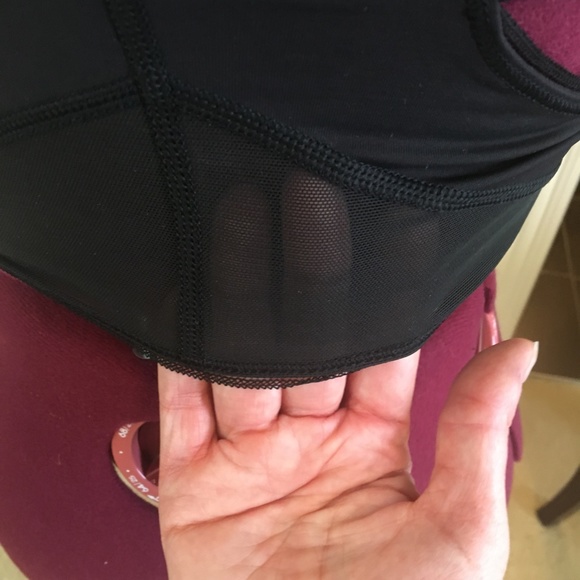 EUC Lululemon Strappy workout top - sz 4 - Picture 5 of 5